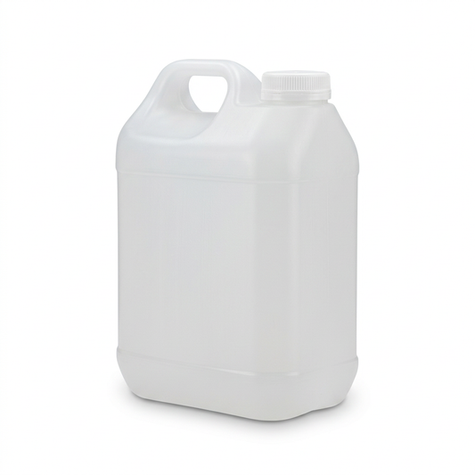 Bidón plástico natural de 2 litros con asa y tapa blanca sobre fondo blanco